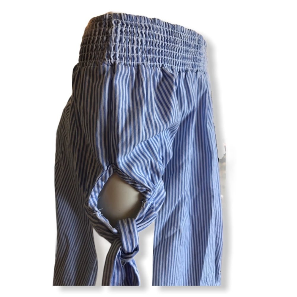 Hearts Hips smocked crop top blue white stripes - Picture 5 of 6
